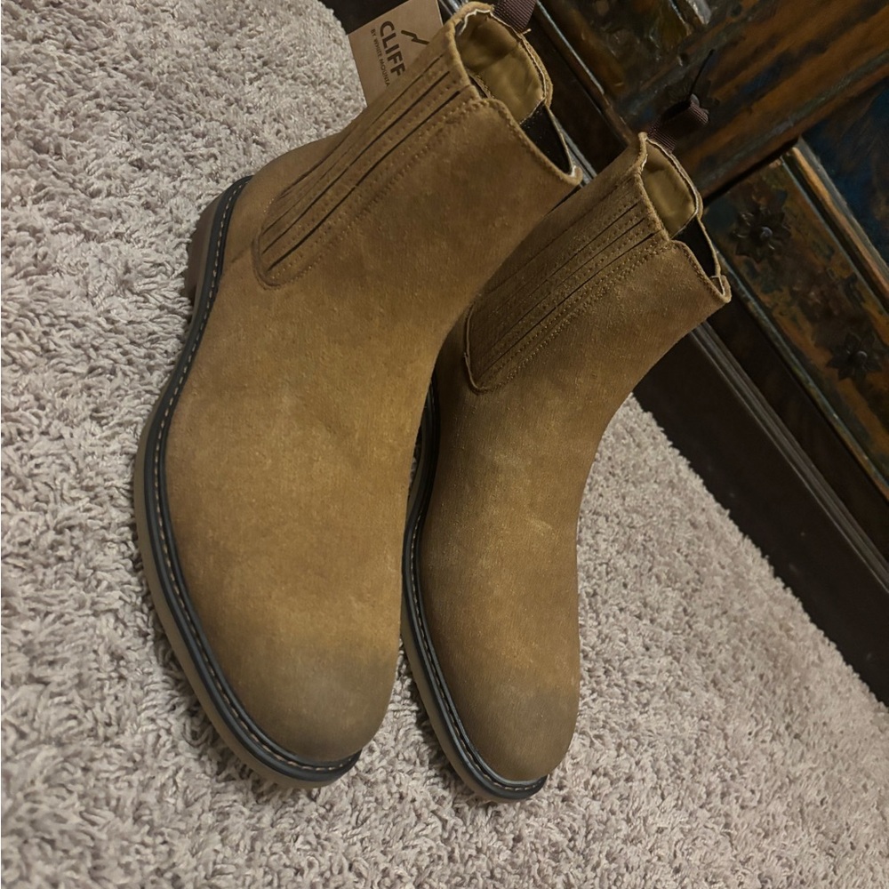 Cliffs by WHITE MOUNTAIN Men's Brown Chelsea Boots